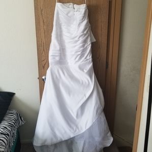 Wedding dresses & wedding rings